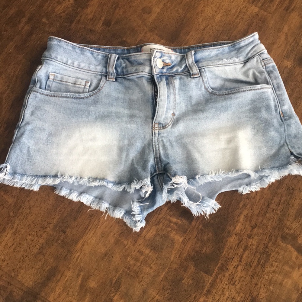 Victoria’s Secret Jean Shorts size 6